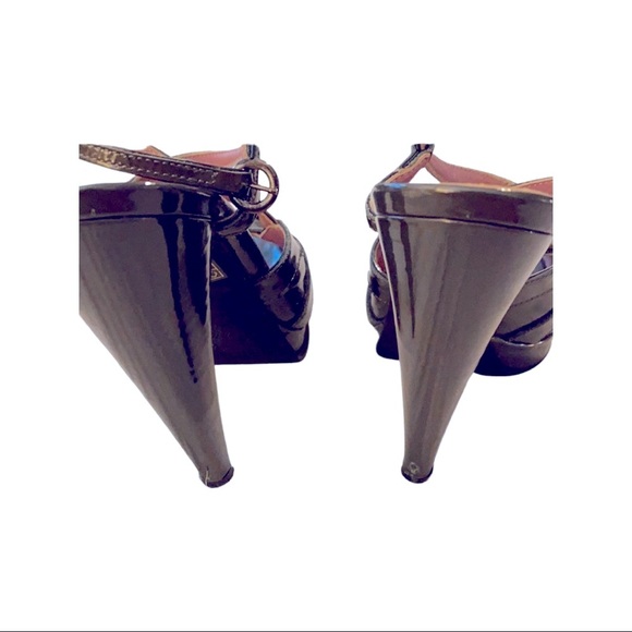 Miu Miu Green Patent Leather Strappy Heels - Picture 4 of 5